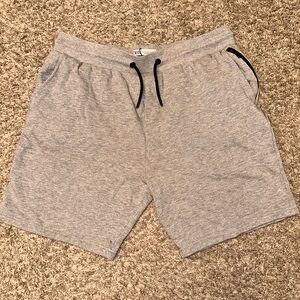 Zara Men's Athletic Shorts in Light Gray